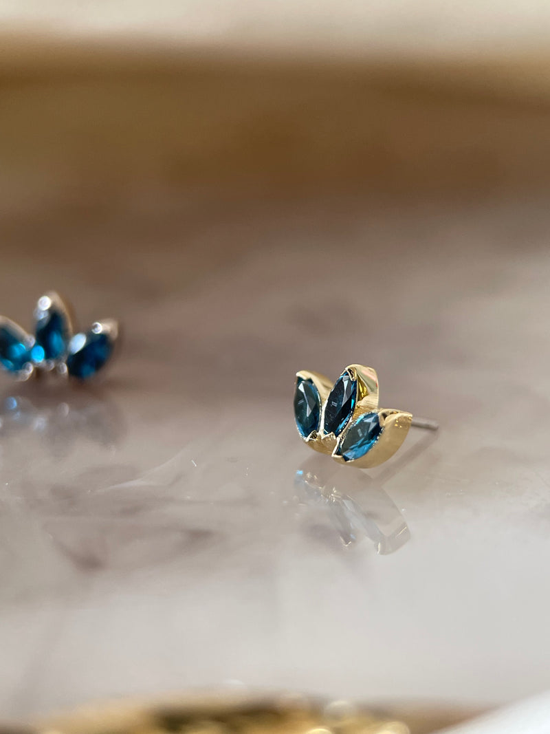 Anatometal  Marquise Fan End 3 Stones Mini Threadless (18K Gold)