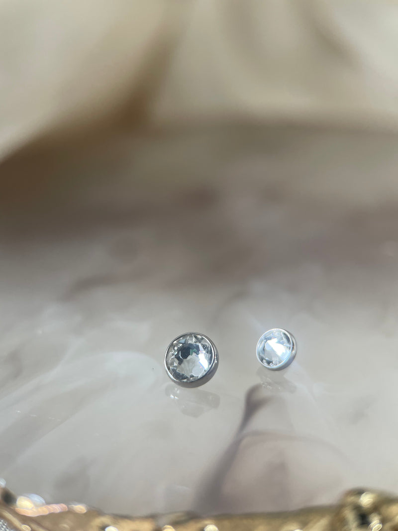 Anatometal Flat Bottom Gem End (Threaded)