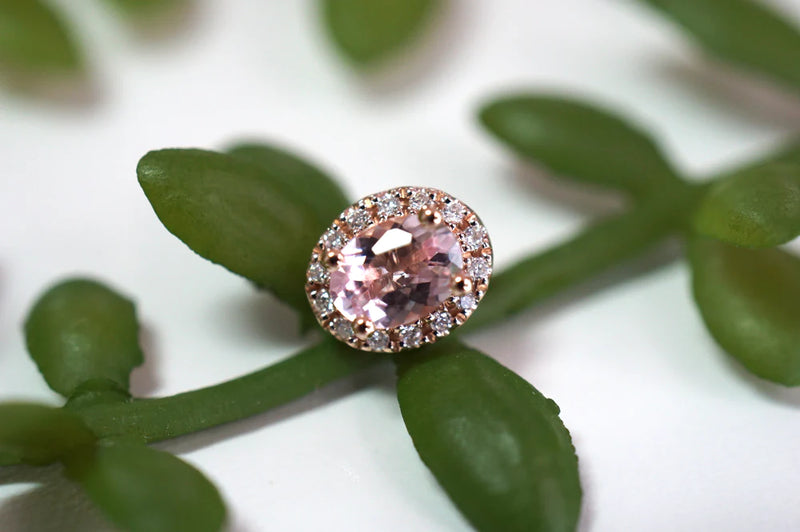 Modern Mood Morganite With Diamond Halo ( Rose Gold )